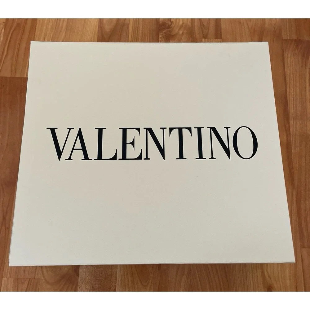 Valentino empty box‎